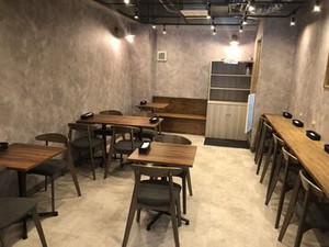 新鮮野菜、デリ、スイーツ、食材、ワイン等
"ギュッ"っとひとつに美味しさを詰めこんだ
ワイワイ楽しいお店で働きませんか★