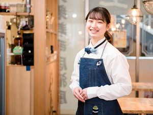 オシャレな制服に注目◎
カジュアルな服装でオシャレに働く事ができます♪