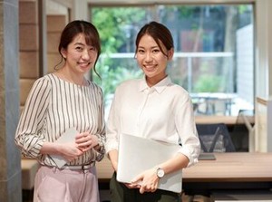 30～40代女性スタッフ活躍中！
土日祝休み、産休・育休もあるため
ご家庭との両立をお考えの方にも
ピッタリのお仕事ですよ♪