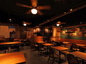 美味しいハワイアン料理のお店
豊洲ららぽーと内の
開放感あるれるオシャレなお店♪