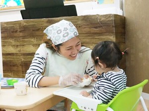 エフィラグループが展開する
ぴーまん保育園で一緒に働きませんか？