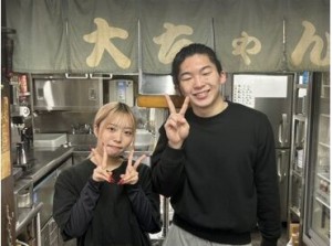 ／このスタッフが新大学2年生です！＼
スタッフの仲の良さ、雰囲気の良さが自慢です◎