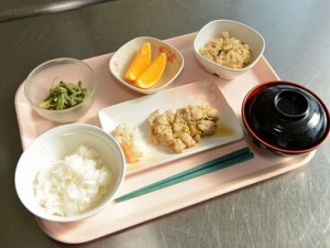 病院食未経験という方も
安心してスタート可能♪
患者さま一人ひとりに合った
食のサービスを
一緒に提供していきませんか？