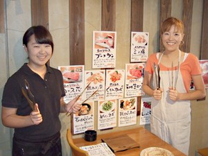 店長(左)は、本当に優しくって何でも話せちゃう♪第二の居場所はココで決まり！