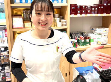 空港には世界各地から多数のお客様がいらっしゃいます★お客様の旅が快適なものになるようにお手伝いをする素敵なオシゴトです★