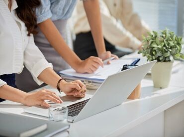 WEBで簡単登録！
お仕事スタートまでに必要なスキルや経験は一切ありません♪