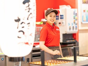 中央市場前駅から徒歩1分♪
駅直結だから、晴れの日でも雨の日でも通勤しやすい！