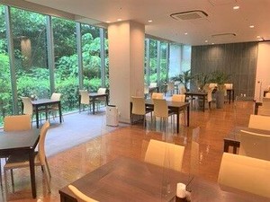 ＼未経験やブランク明けでも相談OK！／
宿泊のお客さまに朝食をつくるお仕事♪
メニューは4種類！あたためて、盛り付けるだけ◎