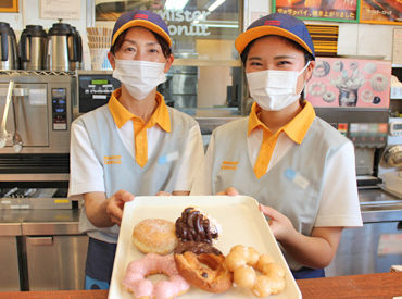 ＜高校生～シニアまで幅広く活躍中＞
経験もスキルもなくてOK♪
学校やご家庭とも両立できる職場＊*