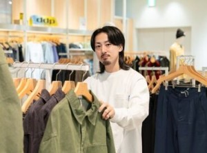 ★新規ショップスタッフ募集中★
自社レーベルやインポートブランドも充実
ファッションが好き！そんな気持ちを活かして働こう♪