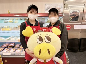 店舗では高校生～主婦さんまで幅広く活躍中♪
どなたでも安心して楽しく働ける環境作りを心がけていきます◎