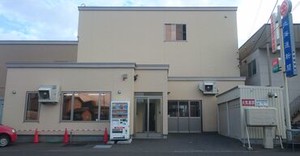 ＼自由におしゃれを楽しみながら働ける♪／ 
髪色やネイルもOKなので、あなたらしく働けますよ◎
シフト自由で働きやすい！
