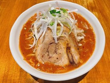 口コミサイトで高評価★
濃厚な味噌が麺と絡み、味わい深い逸品に.＊
まかな��いで堪能できます！