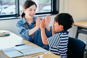 学生活躍中！
生徒さんの「わかった！」がやりがい♪
一緒に考えた問題を、次見たときにスラスラと解いてくれると嬉しいんです◎