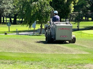 シニア世代も活躍中☆運動不足解消もできます！
スタッフ同士の会話も多く楽しい雰囲気です♪