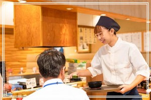 春からのNEWバイトをお探しの方、必見！
＜社割あり／土日加給あり／シフト柔軟＞
働きやすさがそろっています◎