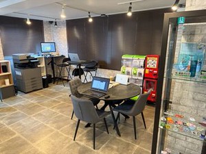 綺麗なオフィスでモクモクと作業◎
男女比率は男性１：女性２