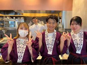髪色、髪型、ピアス全部自由！
自分の好きなスタイルで働きませんか？
シフトの調整もOK◎
プライベートも全力で応援します！