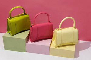 ﾟ*｡☆ NEWスタッフ募集 ☆。*ﾟ
インフルエンサー愛用◎
ミラノ発レザーブランド♪
