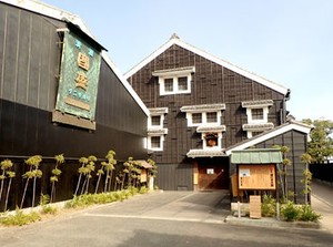 お酒のビン詰め工場での軽作業！
男女年齢問わず大歓迎☆