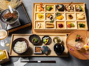 「ありがとう」や「さっきの対応よかったよ！」etc.
チームワークの良さがジマン。だから、忙しい時でも楽しく働けるんです♪
