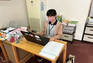 基本17:30終了のためご家庭での時間も確保でき
主婦スタッフさんも多く活躍中です！
働く不安も少しずつ解消していきましょう◎