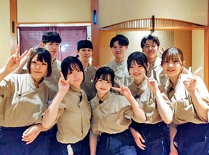 ほとんどのスタッフが未経験からのスタートでした★
優しい先輩ばかりだから、いつだって気軽に相談もできちゃいます♪