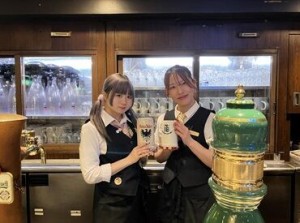 ≪スタッフ同士の仲の良さはピカイチ★≫
若手メンバー活躍中！気の合う仲間がいるから、仕事に行くのが楽しくなります！