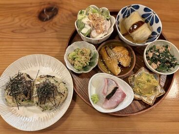 店長が作る絶品まかないo○☆
お店の料理が食べられます♪
充実しているので、楽しみにしていてくださいね！