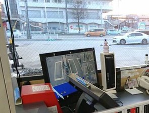 モニターチェックなど、室内での作業がほとんどだから、雨や風も関係なし！難しい仕事はないので、実務経験がない方も安心です◎