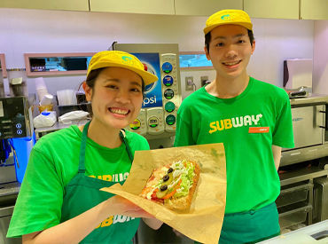 【東京駅1分】
リニューアルしたのキレイな店舗☆
お一人様や女性のお客様が多いから
落ち着いて働けますよ◎