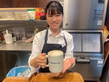 スタッフになると、ドリンクやフードメニューが割引★しかも、他店舗でも利用できるんです◎