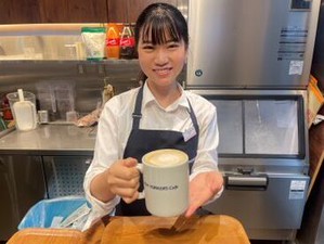 本格エスプレッソマシーンで、
カフェラテ等のドリンクづくりも丁寧にお教えします♪