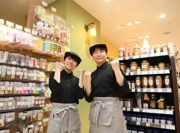 働きながら「こんな商品も？！」と思うくらい
珍しい商品もあります♪お菓子作りが好きな方にもピッタリ！