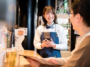 オシャレな制服に注目◎
カジュアルな服装でオシャレに働く事ができます♪