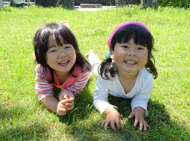 ≪保育園での保育経験者さん優遇≫
笑顔が溢れるあったかい保育園♪
勤務中のマスク着用OK！
安心して出勤・勤務いただ�けます！