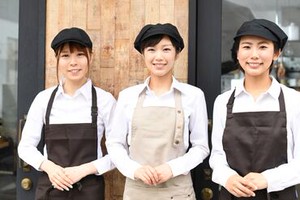 ＼申請から最短30分で日払い◎／
履歴書不要で、家で面接可能なので楽チン♪
リラックスして話せますよ！