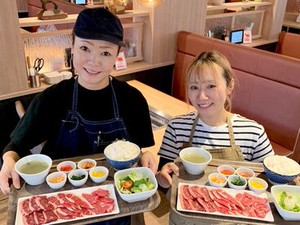 タッチパネル注文だから楽ちん♪
飲食店バイトデビューさんにピッタリ◎
高校生も歓迎！