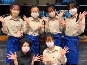 店内はきれいで働きやすいです◎
シフトもプライベートと両立できるように
出来る限りの対応をしてます♪