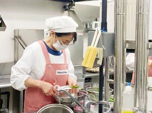 社会人寮・社員寮／学生寮のキッチンスタッフ（朝食・夕食）を募集中！シニアの方・40代・50代・60代の方活躍中です♪