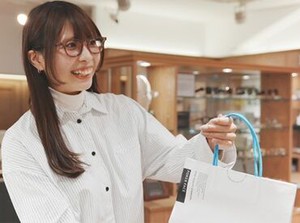 ＼こんな方大歓迎です！／
◎未経験でもチャレンジしたい方
◎オシャレしながら働きたい方
◎接客の経験がおありの方