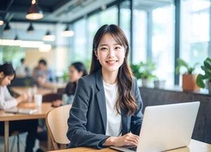 人気のオフィスワーク募集!!若手～ミドル
まで幅広い年代が活躍中です♪
高時給×長期で安定した収入GET◎