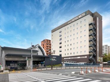 JR東日本ホテルメッツ 駒込
JR駒込駅（山手線）より徒歩1分！
都心と思えない自然に囲まれたエリアでのびのびと働きませんか？