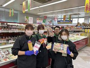 業務スーパーでは社員登用制度もあり◎
アルバイト・パートから正社員になった方多数！お気軽にお問い合わせください！