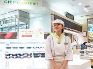 「やっぱりお客さんの笑顔が好き！」元アパレル店員、元居酒屋店員、元栄養士…そんなスタッフもたくさん！