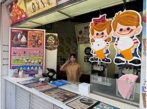勤務開始は夏休みが始まってからでもOK！
スタッフはお得な割引も使える…！？
とにかく応募⇒履歴書不要で面接へGO♪