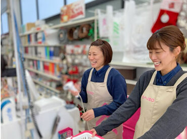 華美過ぎなければ、髪/ネイル/ピアスなど自由♪
便利グッズや雑貨etc…
人気商品の情報をいち早く知れるのもスタッ��フの特権◎