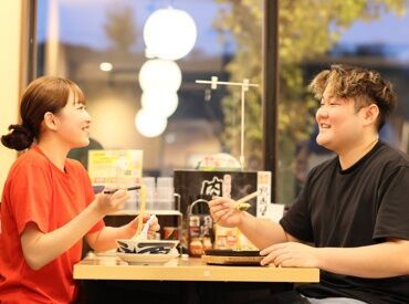 「初飲食バイト」でも安心♪
研修に特別チカラを入れています！
自信を持ってバイトができるよう、
全力でサポートします★