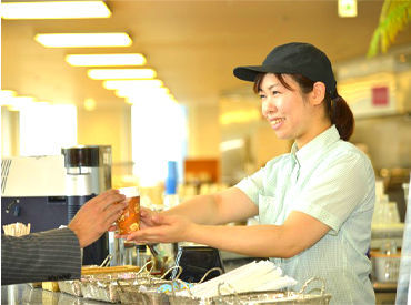 『今日も来ちゃった～＾＾』
常連さんがご来店することも◎
気さくなお客さまが多いので
とっても働きやすいですよ！