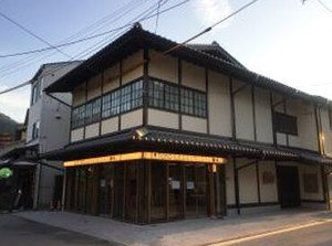 一般的な公衆トイレのイメージとは一味違う？
オシャレ・快適・ハイテクな
《おもてなしトイレ》の清掃をお任せ！